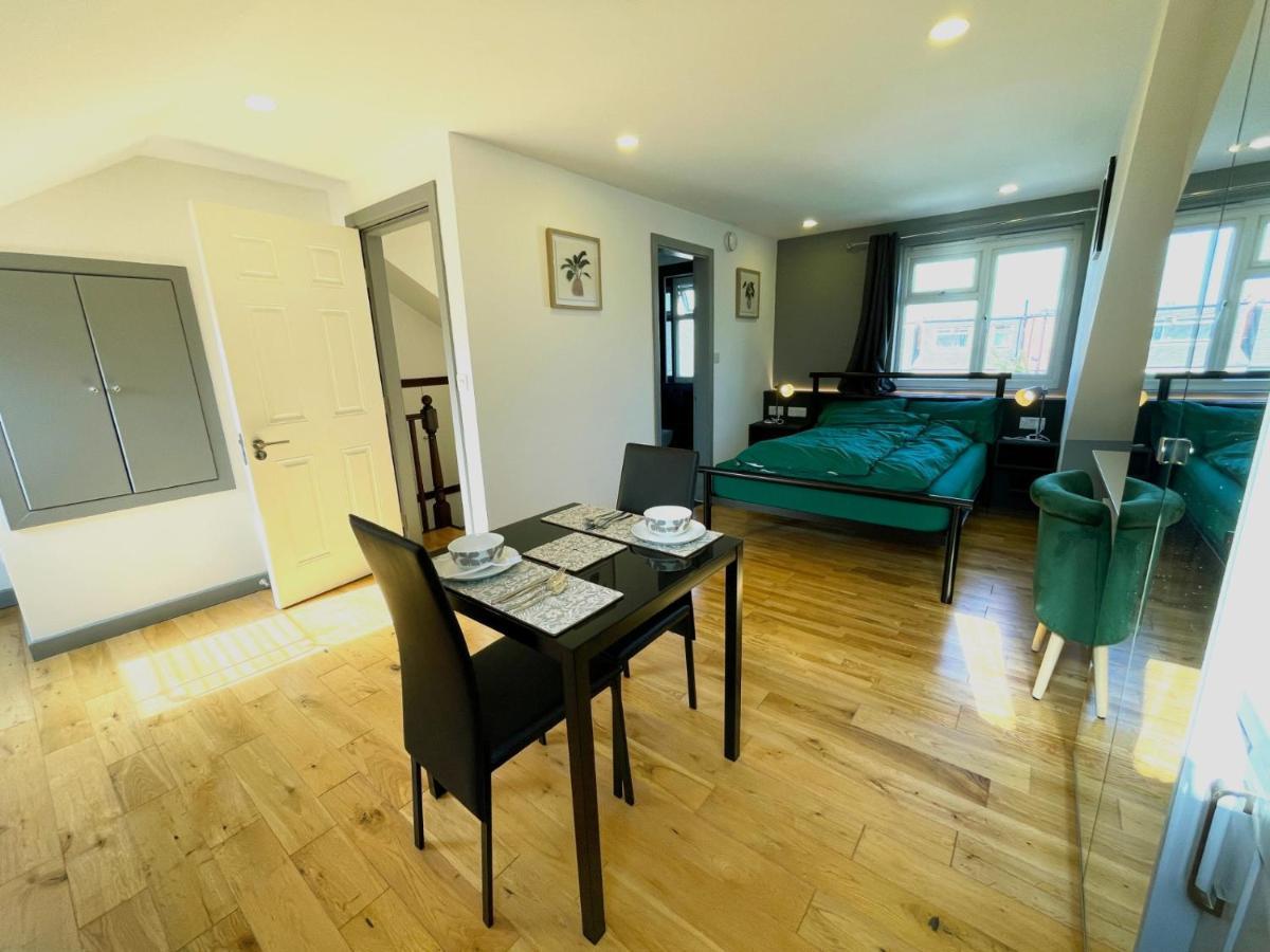 New Look, 7 Minutes To Station, 20 Minutes To Central London Streatham Vale Exterior foto