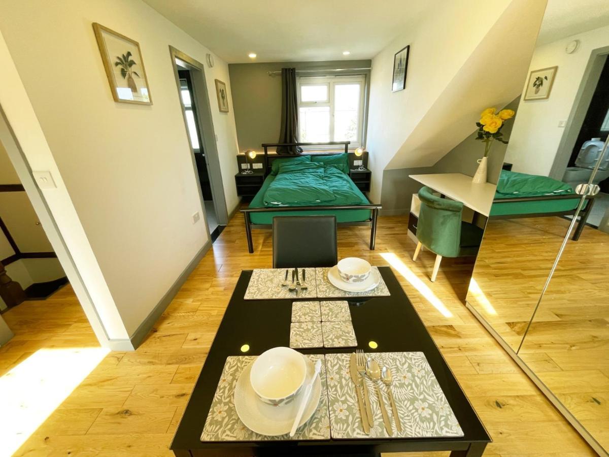 New Look, 7 Minutes To Station, 20 Minutes To Central London Streatham Vale Exterior foto
