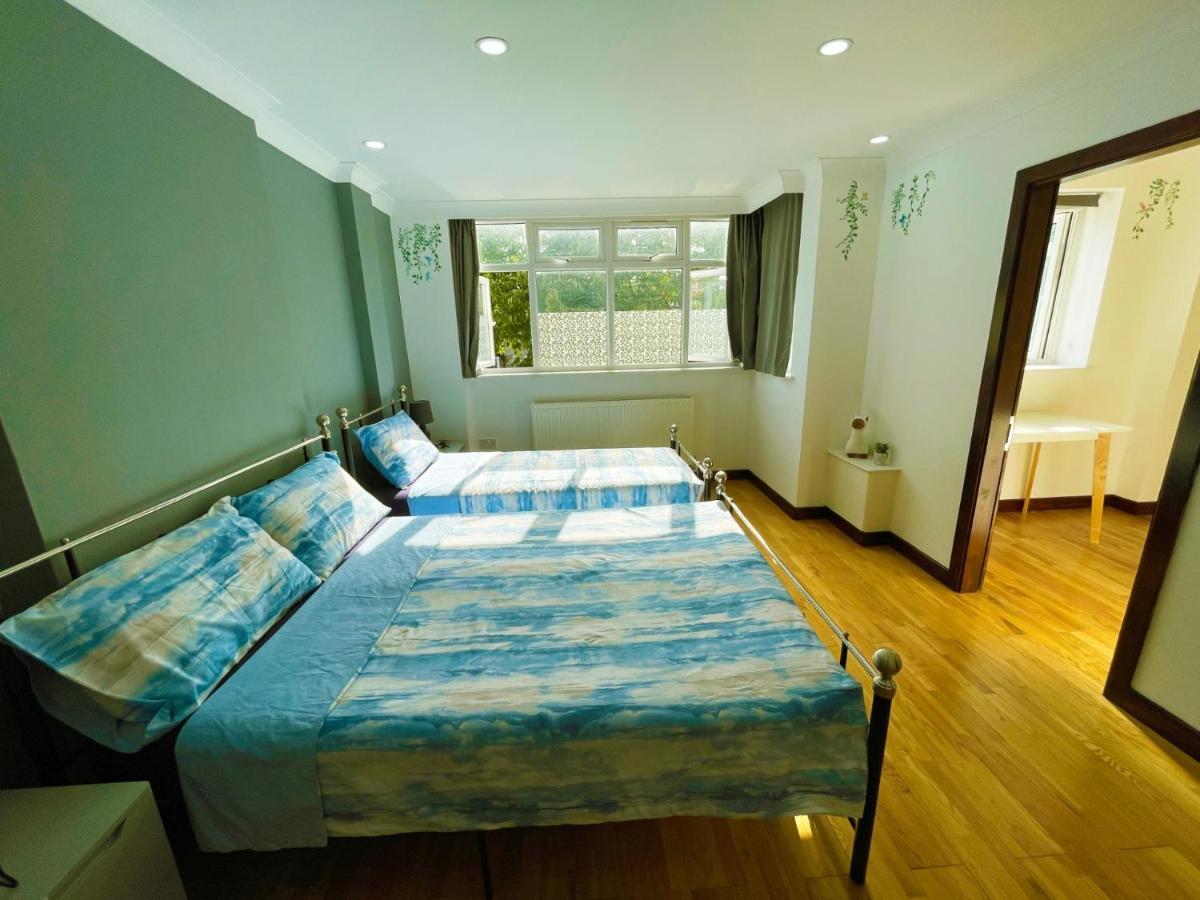 New Look, 7 Minutes To Station, 20 Minutes To Central London Streatham Vale Exterior foto